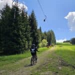 Richtiges Verhalten beim Schleppliftfahren mit Mountainbikes