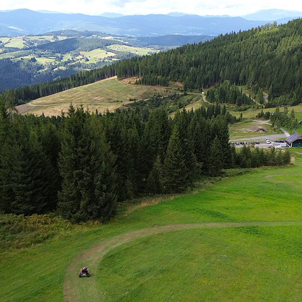 Weltcup-Abfahrt für Mountaincarts auf der Simonhöhe