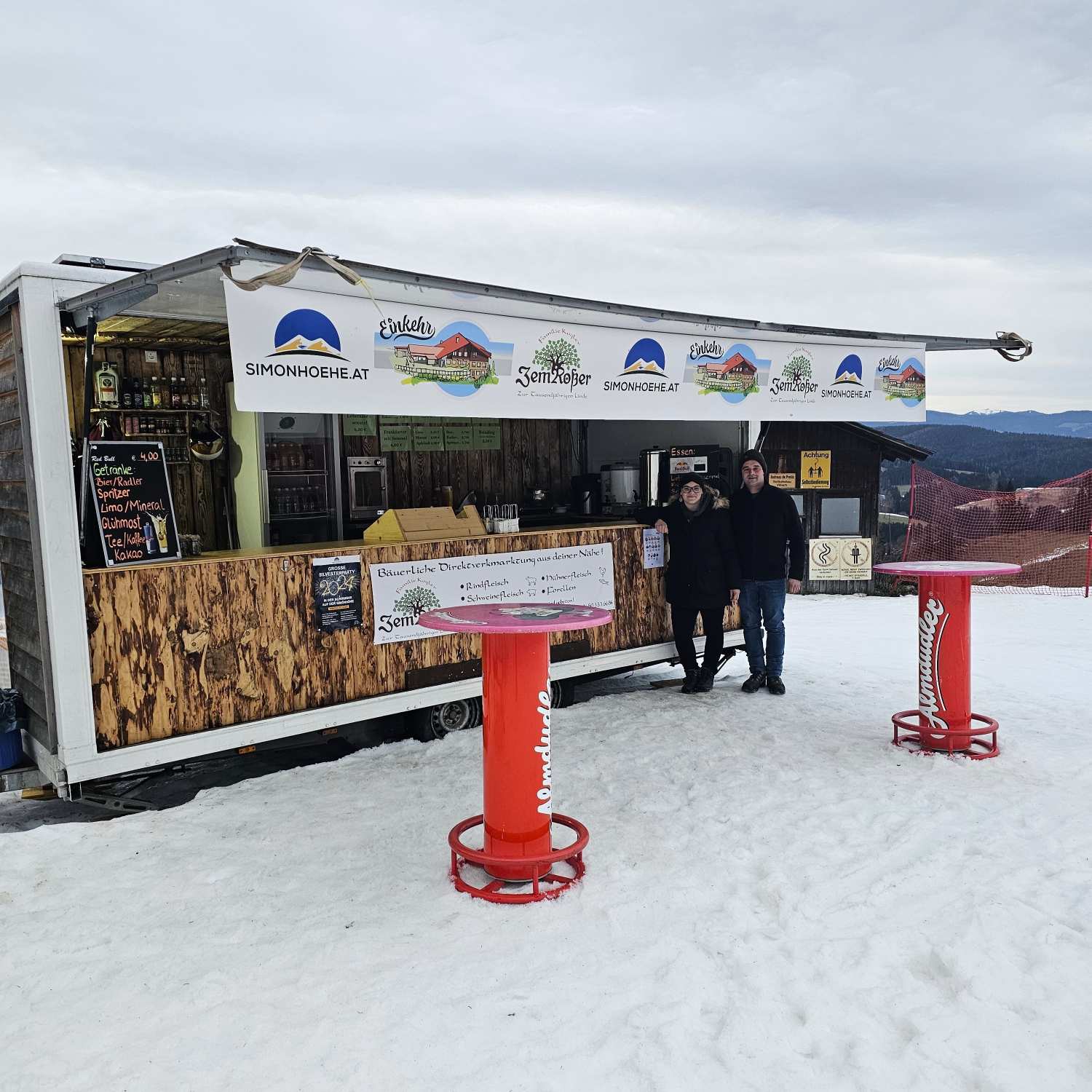 Gastronomie in der Almhütte Zemroßer